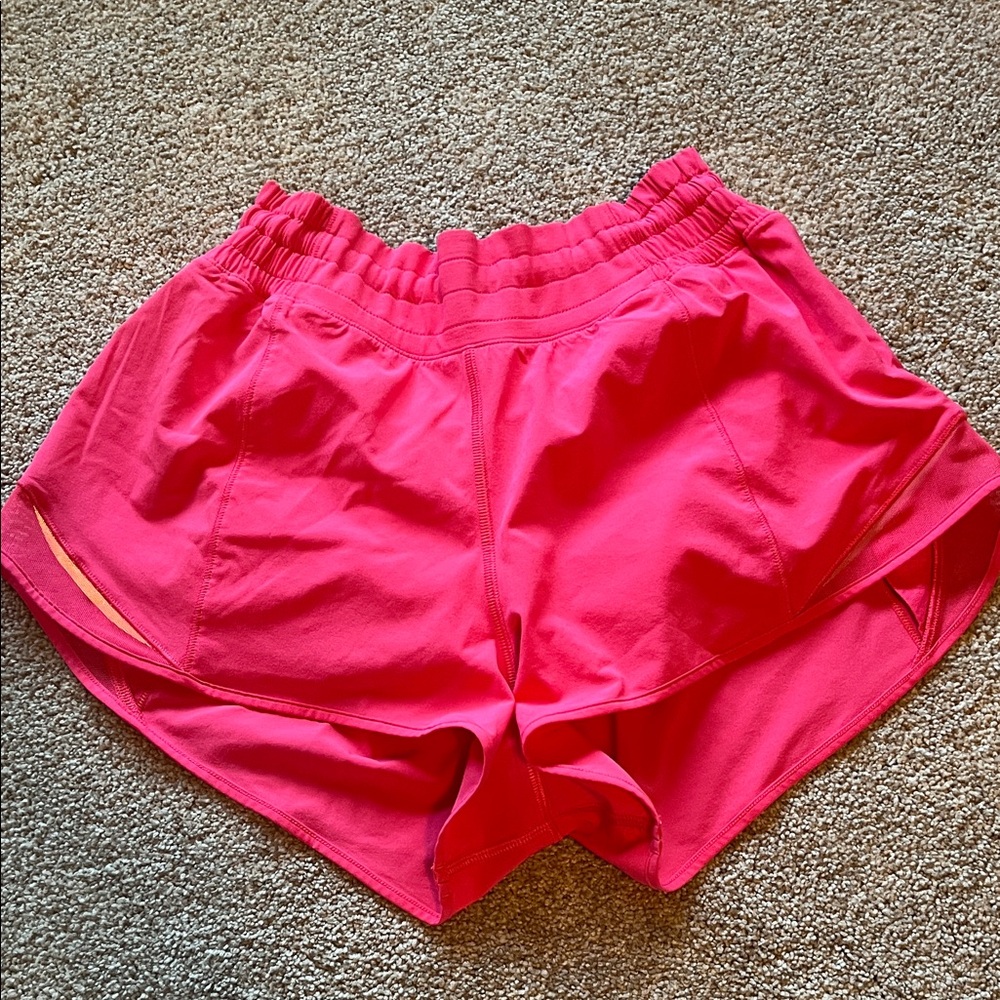 Lululemon Hottie Hot 2.5” Women's Athletic Shorts in Lip Gloss